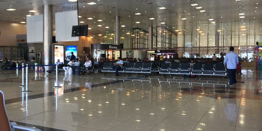 A wide view of the Pune International Airport.