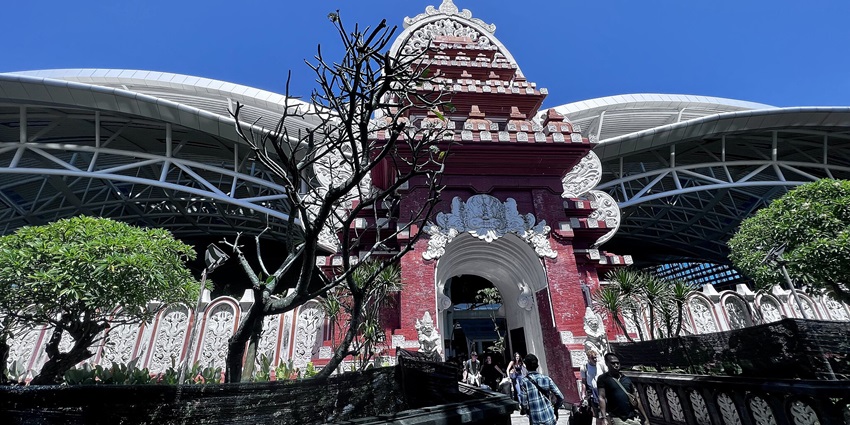 A picture of Ngurah Rai International Airport to reach Bali Zoo.