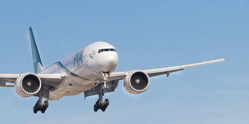 A view of an aeroplane, one of the most convenient and easiest ways to reach Maharashtra.