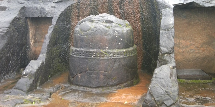One of the many Stupas present around the Bedse Cave