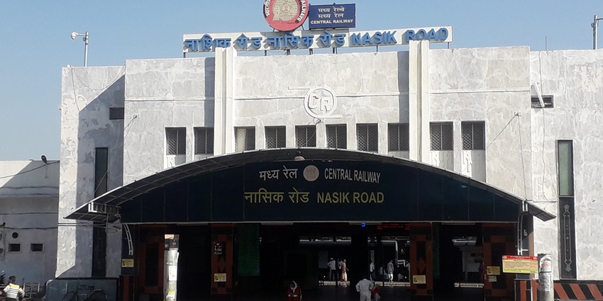 You can travel to Indrai Fort via the Nashik Airport that is around 75 kms away