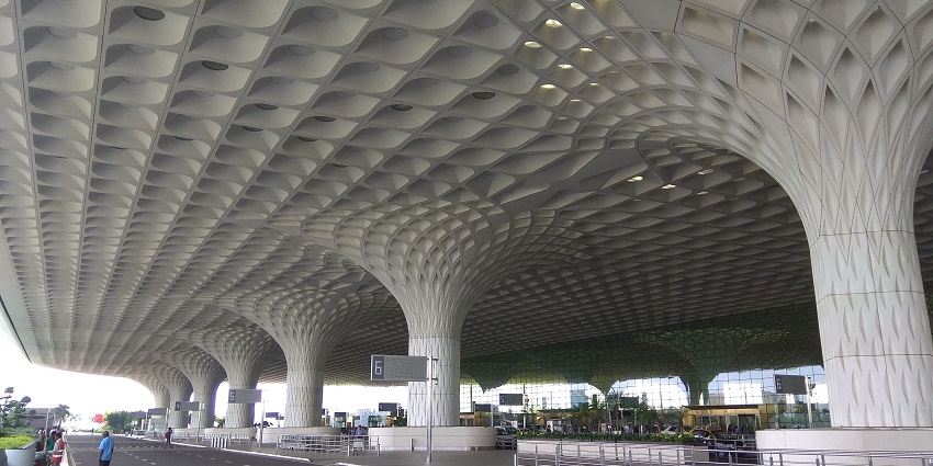 View of the Chhatrapati Shivaji Maharaj International Airport, the fort is easily accessible from here