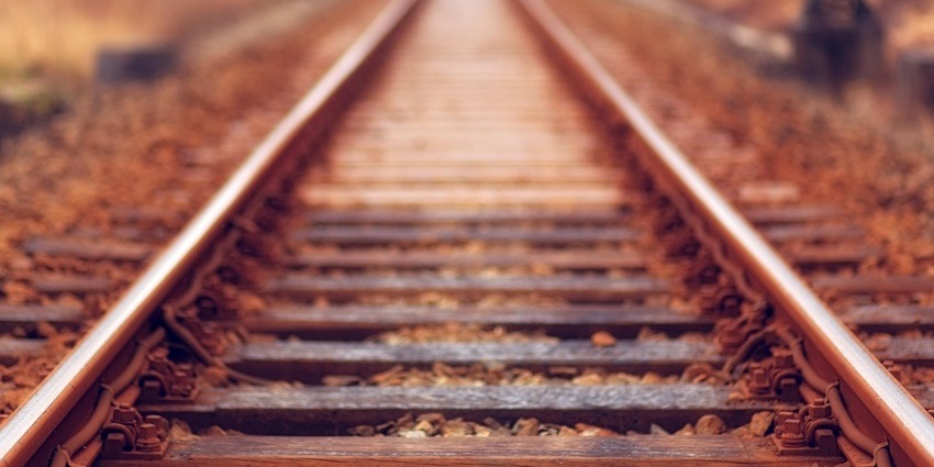 Puducherry Railway Station is 1 km from Puducherry Museum which is easily reachable.