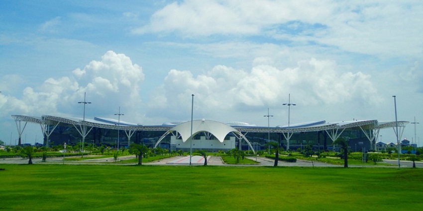 A mesmerising frontal view of the new integrated terminal Swami Vivekananda Airport.