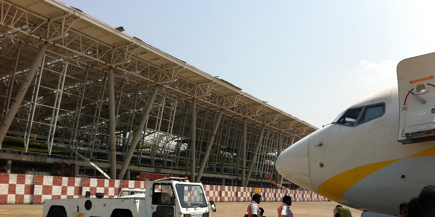 The nearest railway station to the Vedapureeswarar Temple is Puducherry Railway Station.
