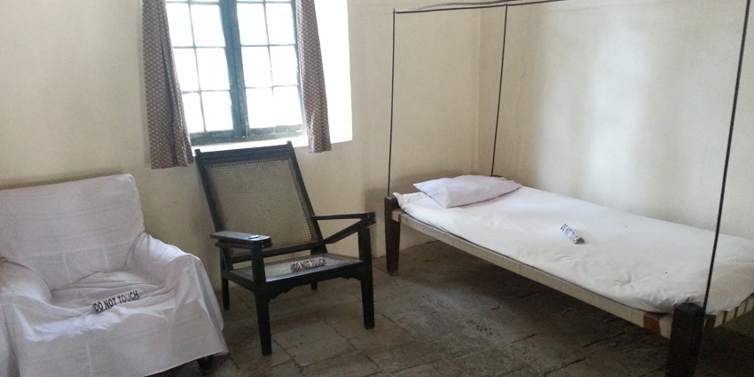An image showing Jawaharlal Nehru's historic room at Ahmednagar Fort, filled with rich legacy.