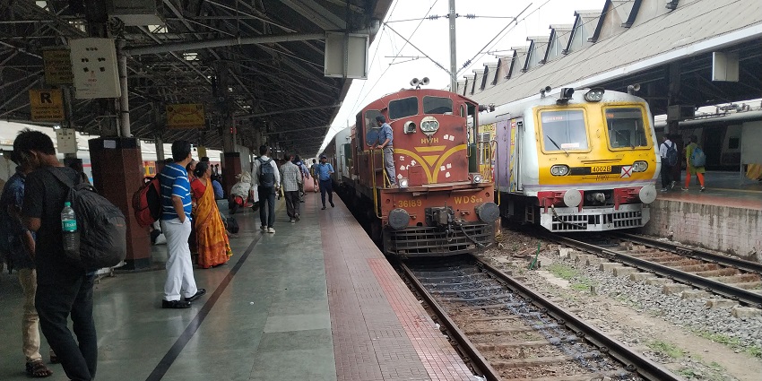 Travel options to the Vandavasi fort, Tamil Nadu include air, train, and road routes.