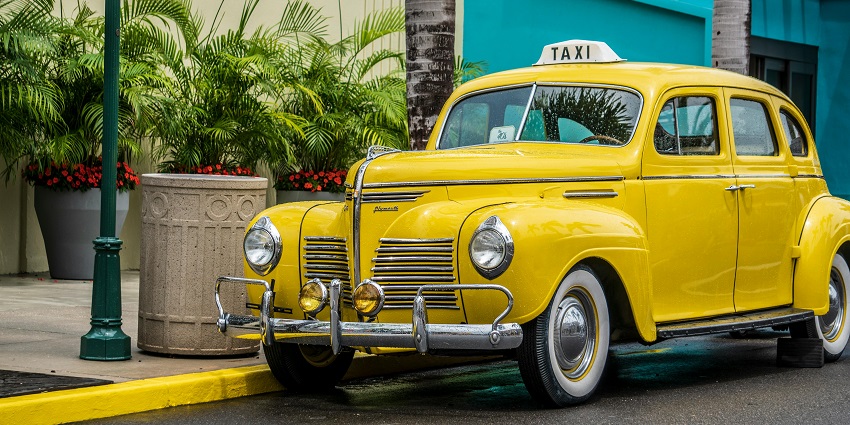 You can easily reach the historic attraction via private taxis, car rentals and buses.