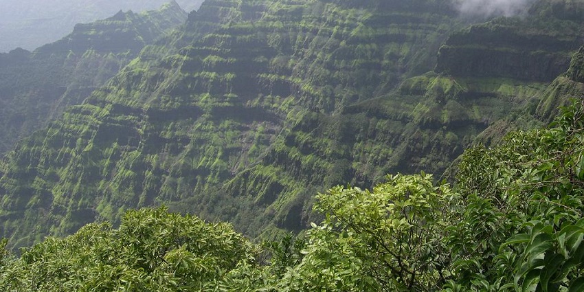 An image of a big hill offering spectacular views, near Amboli Waterfalls in Maharashtra.