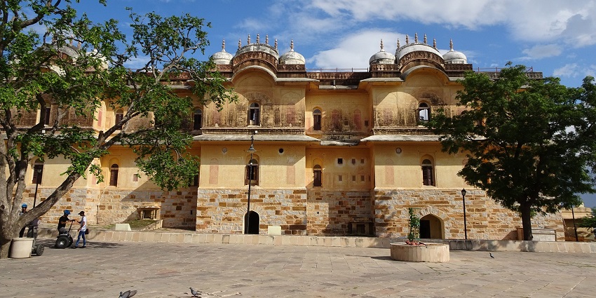 Wide angle view of the fort with the clear blue sky in the backdrop