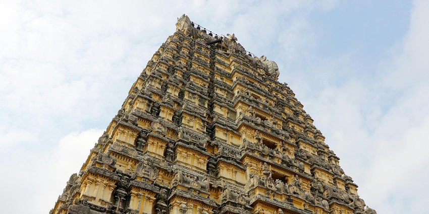 The Ekambaranathar Temple in Tamil Nadu has a vast facade and is a sight to behold