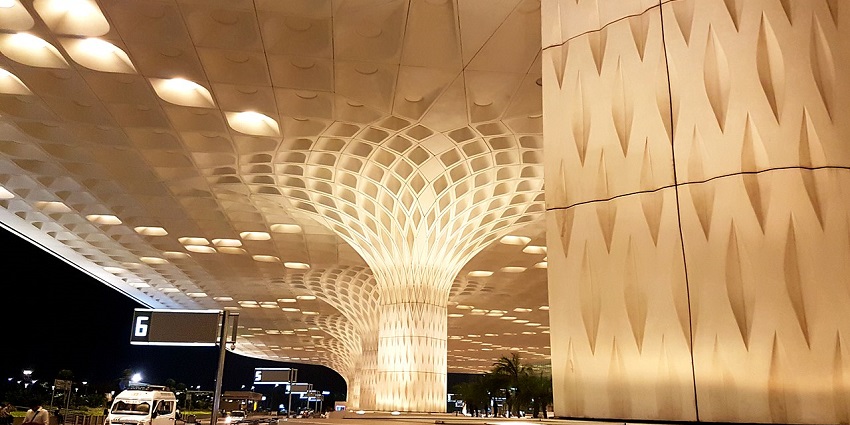 Chhatrapati Shivaji International Airport is one of the best airports in Mumbai from where this fort is easily accessible