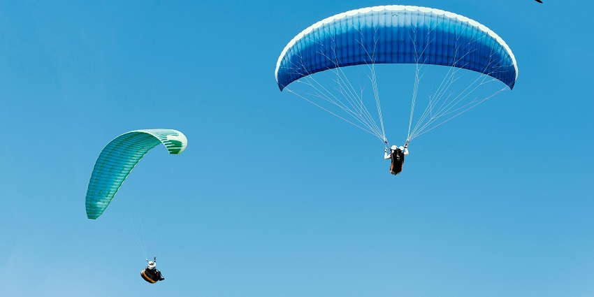 Paragliding in Srinagar offers thrilling experience with panoramic views