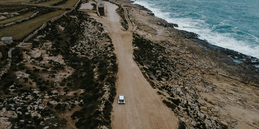 A stunning road to Bingin Beach leading you straight down to the pristine sands below.