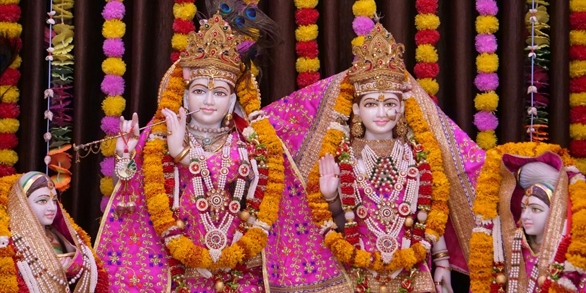 ISKCON is one of the temples in Juhu which is flocked by Krishna devotees.