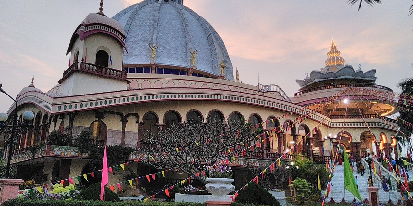 A picture of a temple with multiple decorations in place