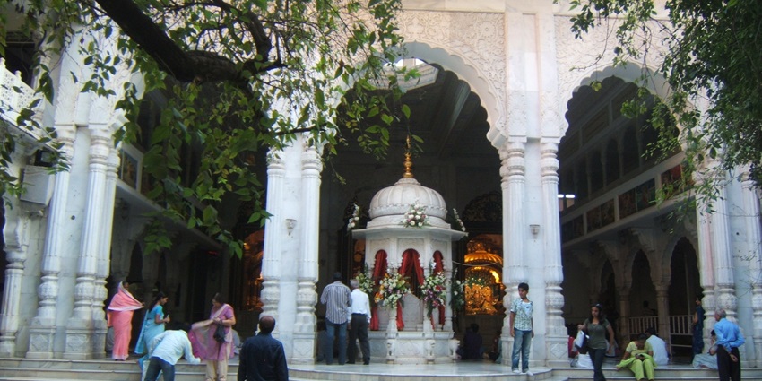 ISKCON Temple is one of the most revered places to visit in Navi Mumbai with friends.