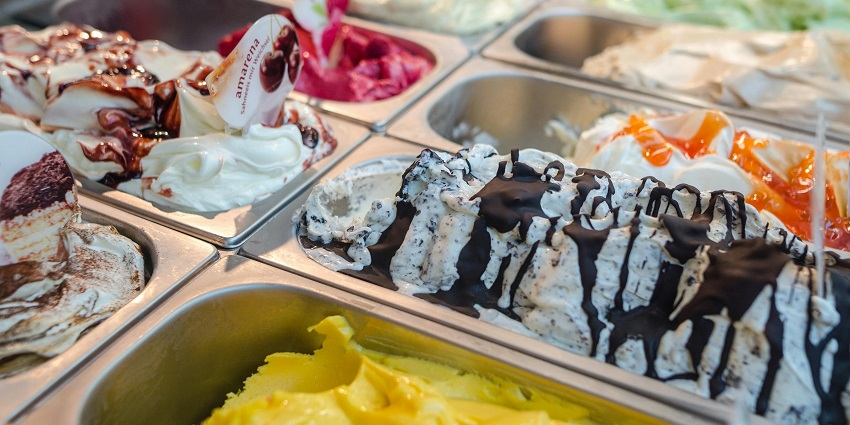 Creamy frozen dessert available in various flavors and toppings