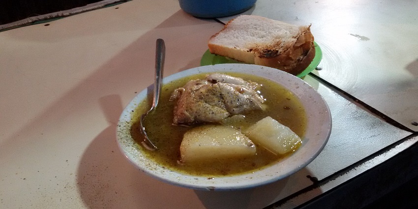 The famous food in Tamil Nadu is string hoppers served with coconut-based chicken stew.