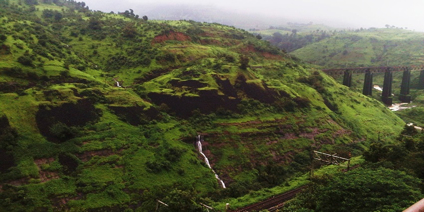 Places to visit in Maharashtra in January feature Igatpuri offering lush hills, waterfalls, trekking, and meditation retreats.
