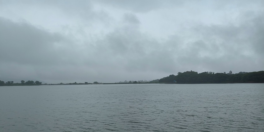 A breathtaking picture of Igatpuri, one of the best places to visit near Mumbai in May.