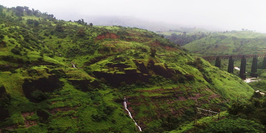 Explore the scenic Igatpuri decked with lush greenery and stunning Western Ghats.