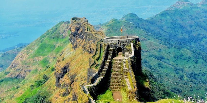 The fort is located near the Indrayani River, is one of the top places to visit in Talegaon.