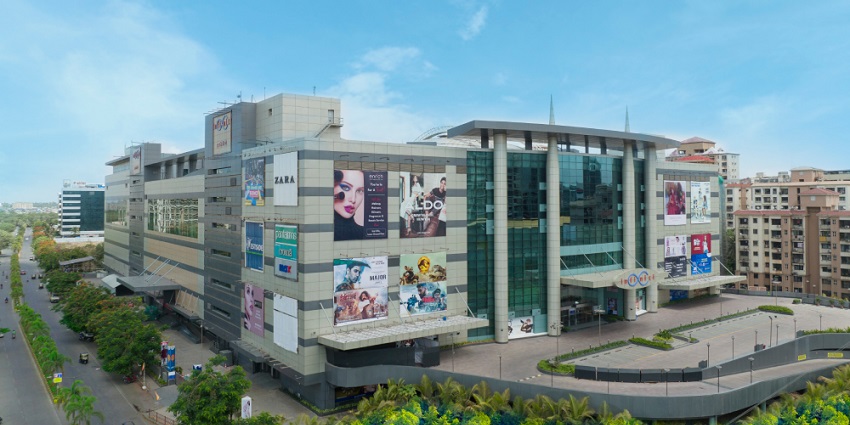Infiniti Mall has an exclusive food court area.