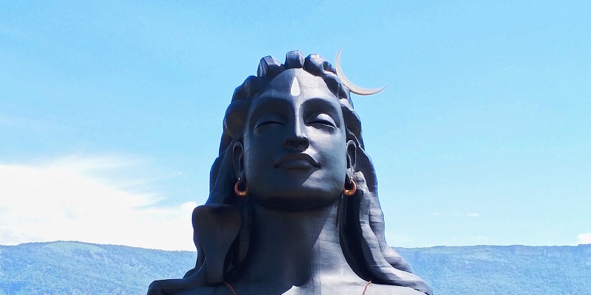A splendid statue at Isha Yoga Center, one of the top attraction near Velliangiri Temple.
