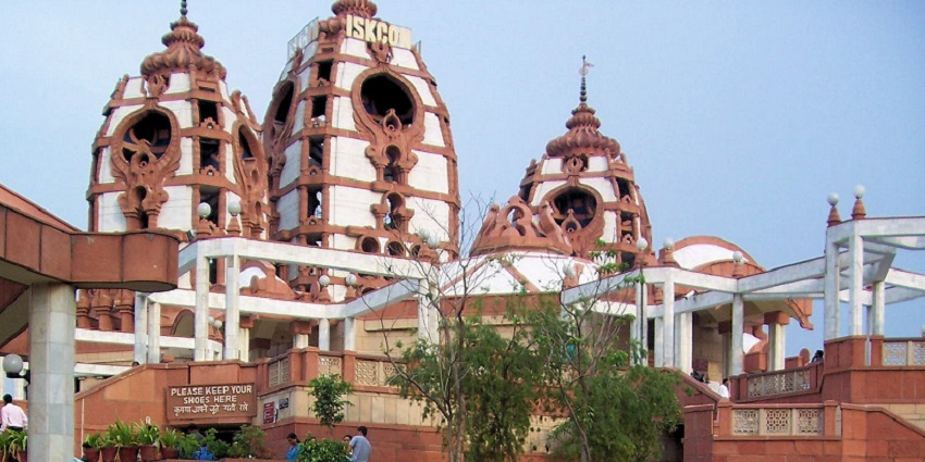 A photo of the Iskcon Temple in Juhu, Mumbai, India, dedicated to Lord Krishna.