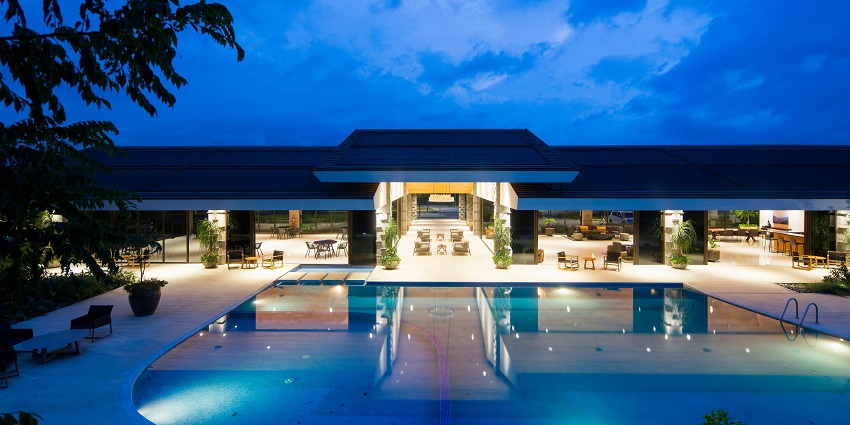 JW Marriott offers luxurious poolside gatherings among the best places in West Bengal.