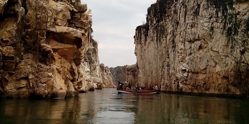Marble Rocks at Bhedaghat, Jabalpur, among the best places to visit in Madhya Pradesh for couples