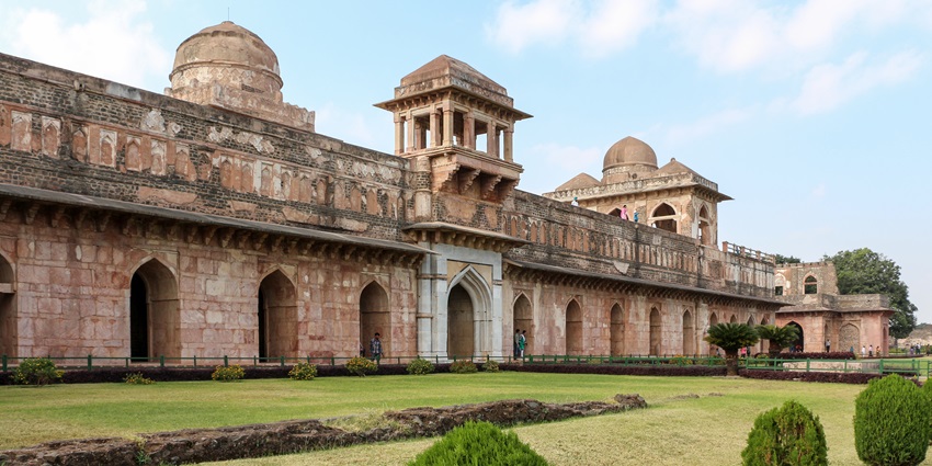 Jahaz Mahal, a historic palace surrounded by greenery, is a place near Lohani Caves.