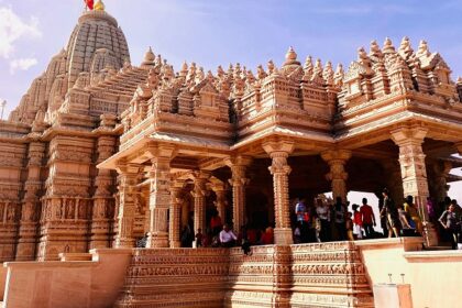 Jain temples in Pune are a reflection of faith and supreme architecture.