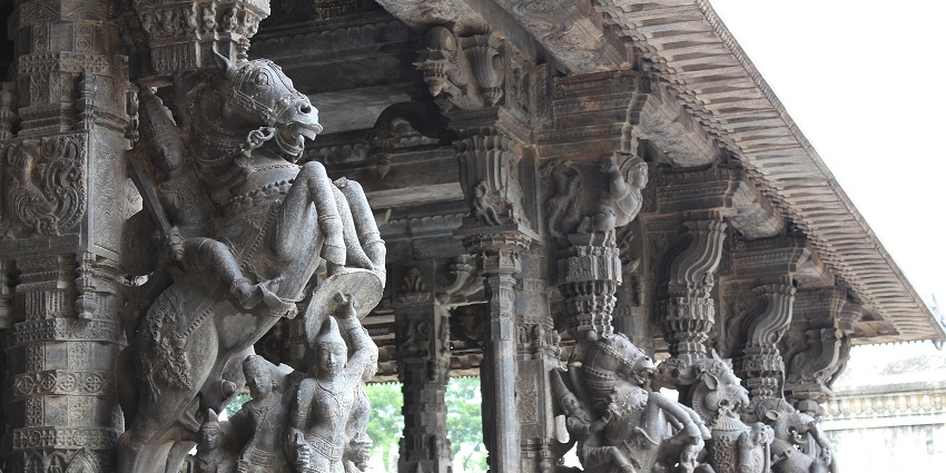 A glimpse of detailed carving on the pillars of the iconic Jalakandeswarar Temple.