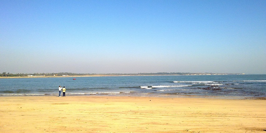 A peaceful spot with hidden underwater treasures, ideal for scuba diving in Diu.