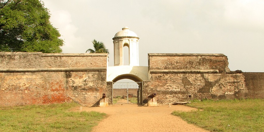Hilltop fort near Belthangady offering panoramic views, steep trekking path, and remnants of Tipu Sultan’s historic military architecture, one of the best places to visit near Dharmasthala and Kukke.