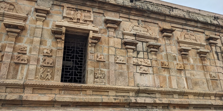 Jambukeswarar Temple in Thiruvanaikaval, near Ranganathaswamy Temple.