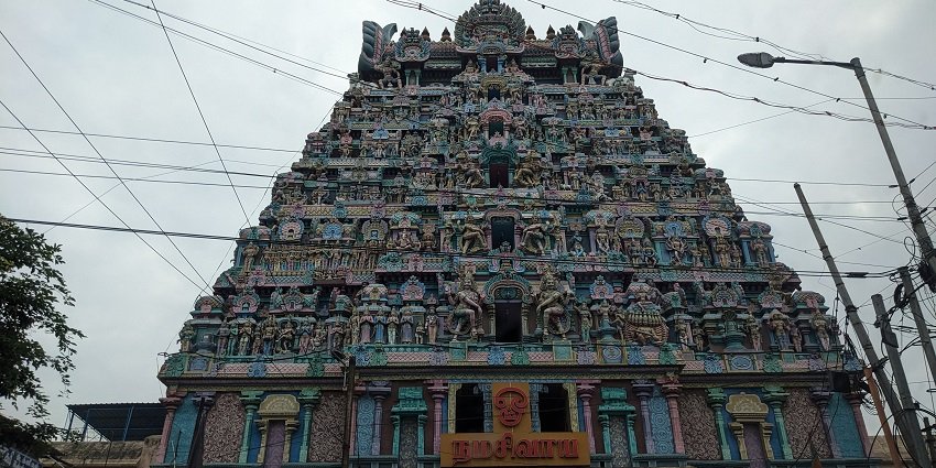 A peaceful Shiva temple, known for its water-themed sanctum near Mariamman Temple