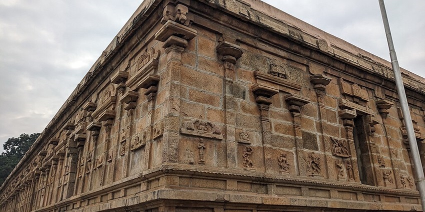 Discover the unique architectural style of Jambukeswarar Temple, a famous Chola Temple.