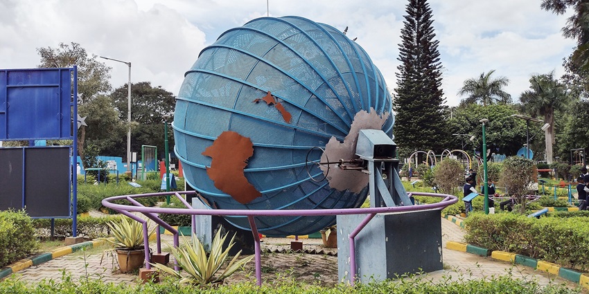 The Jawaharlal Nehru Planetarium, one of the top places to visit near Cubbon Park.