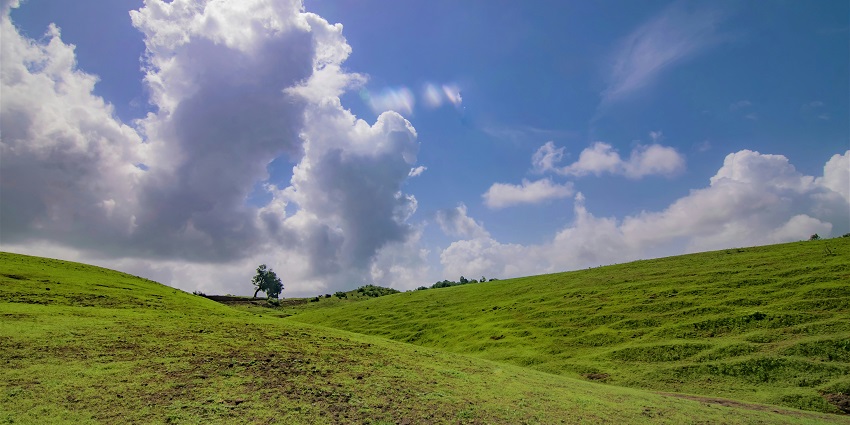 An astonishing view of Jawhar, one of the famous places to visit near Mumbai in April.