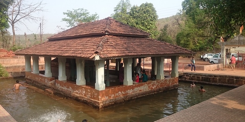 Scenic image of the beautiful Jay Vinayak Temple– Places to Visit in Ratnagiri