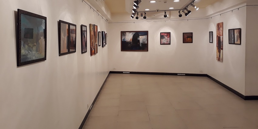 A stunning display of art at a gallery, which is one of the best places to visit near Gateway of India