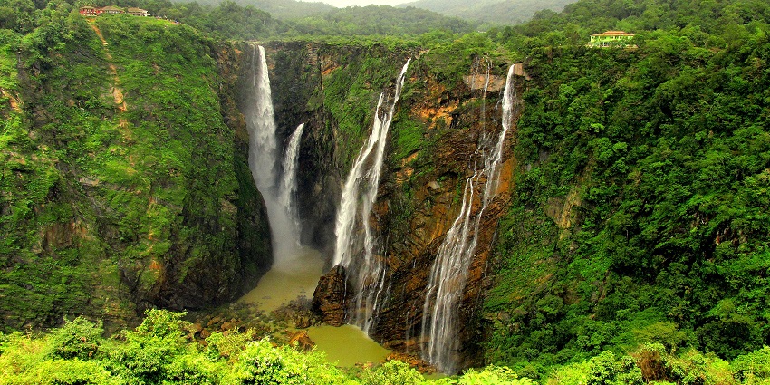 One of the places to visit in Karnataka in July is Jog Falls is a waterfall on the Sharavati river.