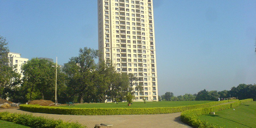 Jogger's Park in Goregaon offers serene paths for jogging and walking enthusiasts.