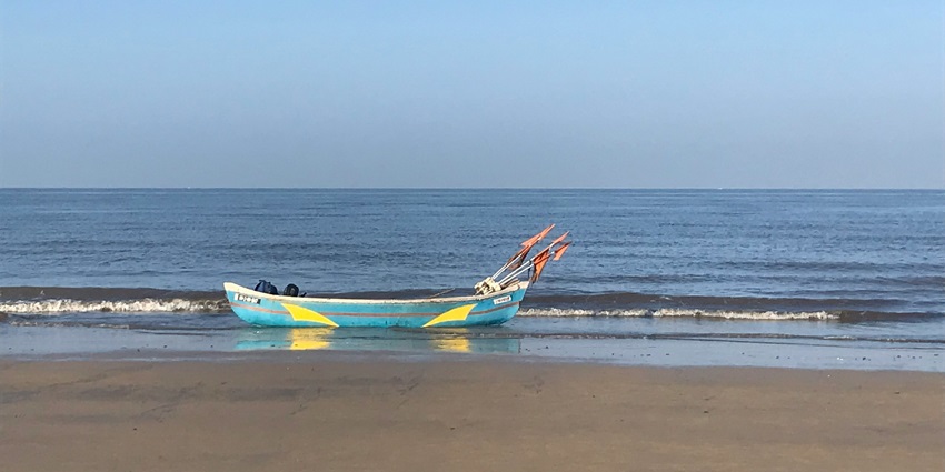A glimpse of Juhu Beach which is one of the most beautiful beaches in Maharashtra.
