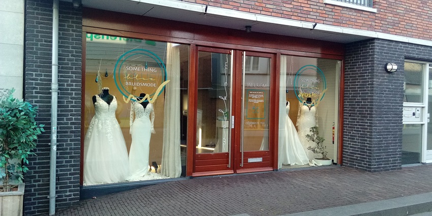 A window display of bridal wear for Wedding shopping in Mumbai