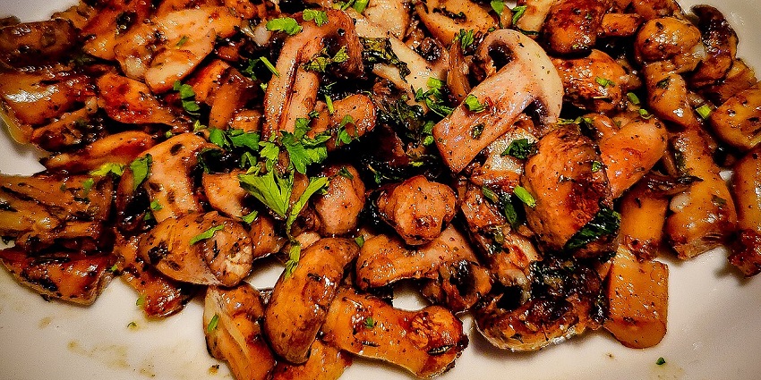 The famous food in Coimbatore is made from deep-fried mushrooms, flavoured with spices.