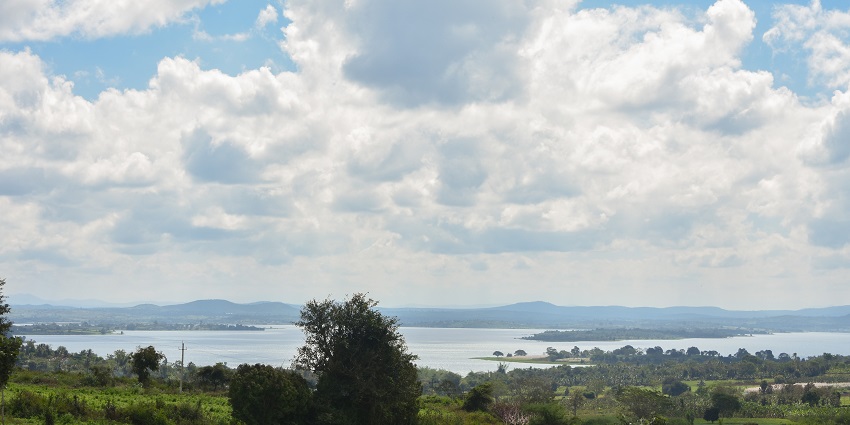 Image of Central Kabini Reservoir, east of Nagarhole Nat'l Park - places to visit in April near Bangalore